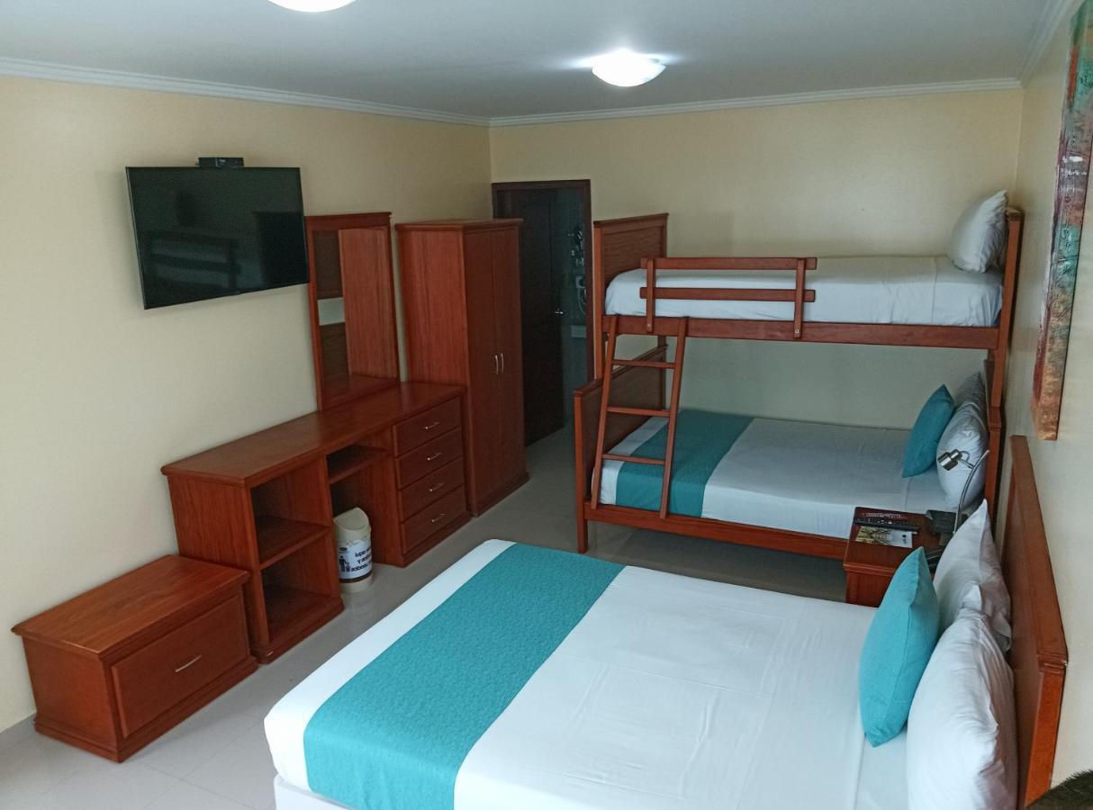 Hotel El Marques Atacames Bagian luar foto