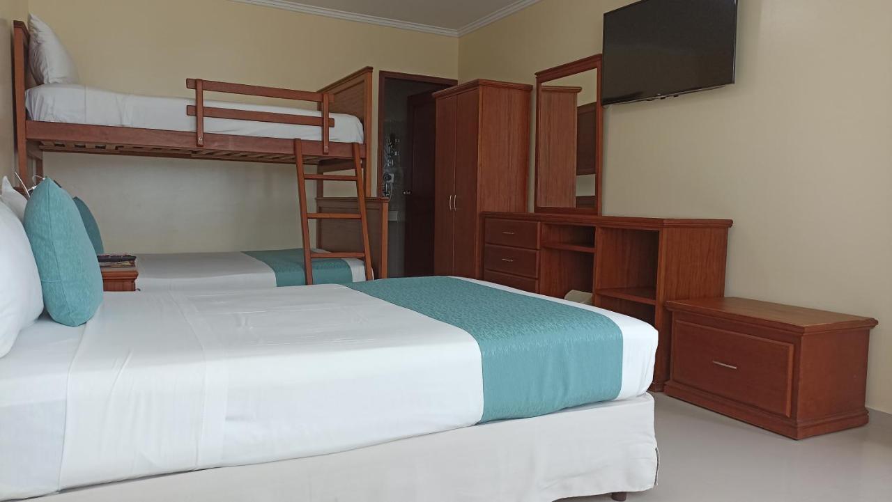 Hotel El Marques Atacames Bagian luar foto