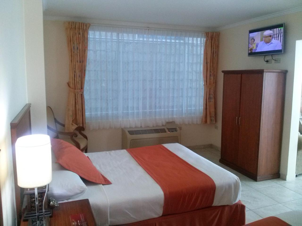 Hotel El Marques Atacames Bagian luar foto